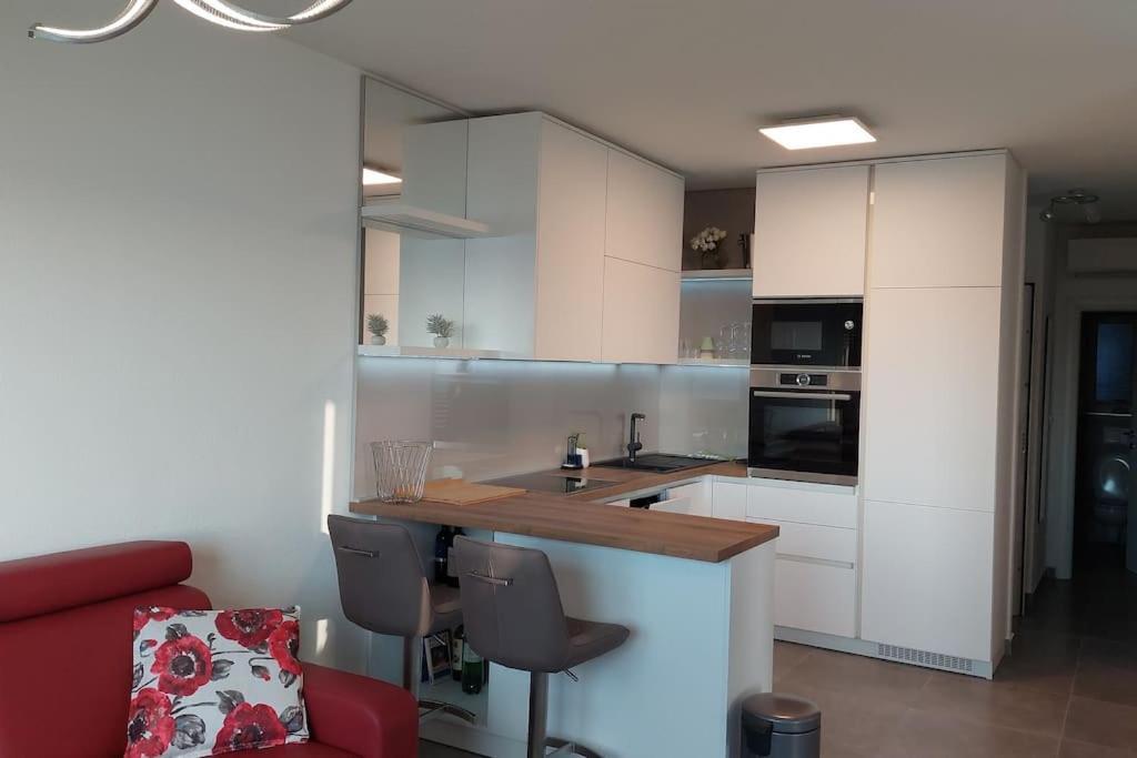 Apartment Vista Oasis With Pool And Terrace Trogir Luaran gambar