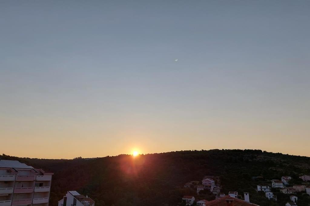 Apartment Vista Oasis With Pool And Terrace Trogir Luaran gambar